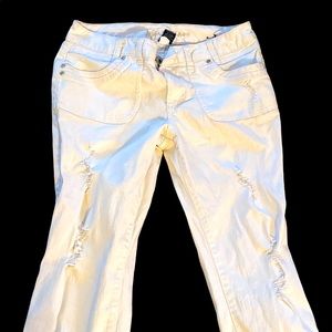 Almost new ! AriyaqRipped Jeans Size 13/14